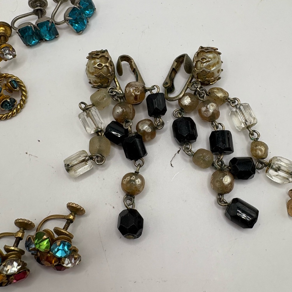 Vintage Screw Back Earrings Lot 12 Pairs Rhinestone Pearl Dangle Costume - Picture 4 of 6